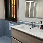 Moderno En Valga Ideal Peregrinos Y Familias, Junto Al Camino De Santiago