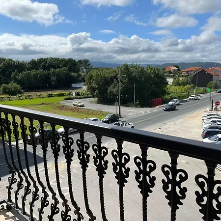 Moderno En Valga Ideal Peregrinos Y Familias, Junto Al Camino De Santiago