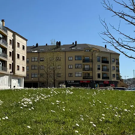 Moderno En Valga Ideal Peregrinos Y Familias, Junto Al Camino De Santiago