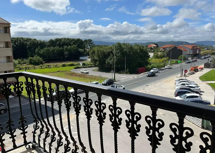 Moderno En Valga Ideal Peregrinos Y Familias, Junto Al Camino De Santiago