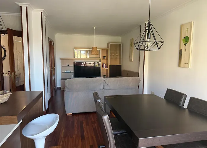 Moderno En Valga Ideal Peregrinos Y Familias, Junto Al Camino De Santiago *