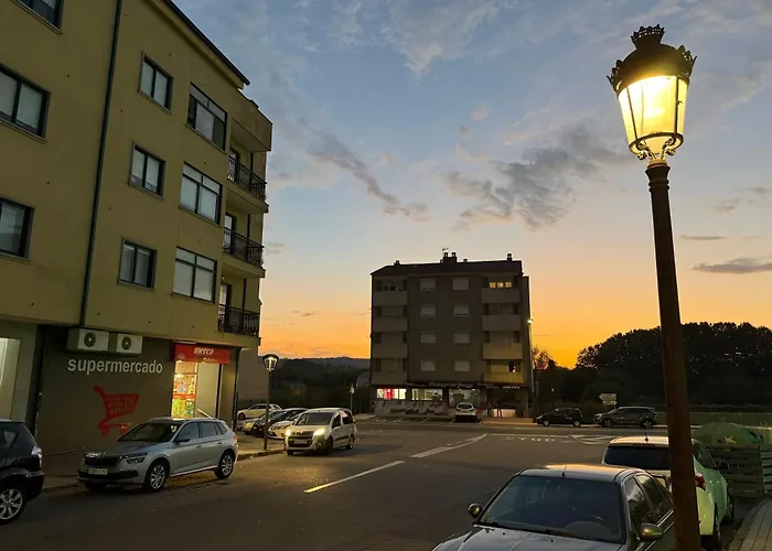 Moderno En Valga Ideal Peregrinos Y Familias, Junto Al Camino De Santiago Apartment